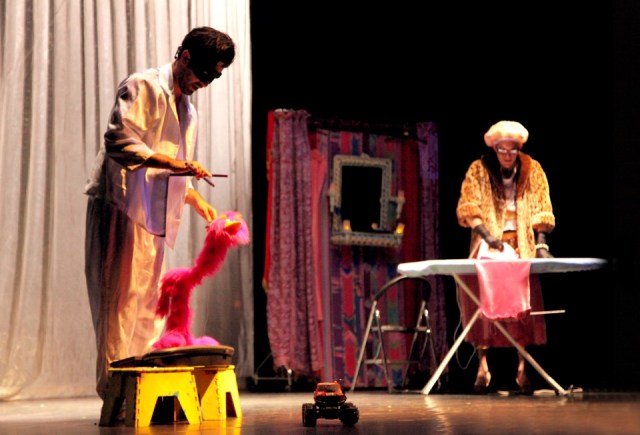 Mathieu-Grenier-Mark-Tompkins-as-mother-in-Opening-Night[1]