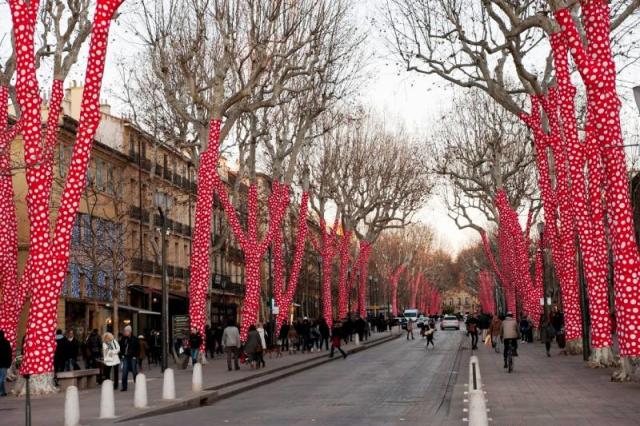 7_exposition_lart_a_lendroit_aix_en_provence_oeuvre_de_yayoi_kusama_janvier_2013_celizabeth_carecchio[1]