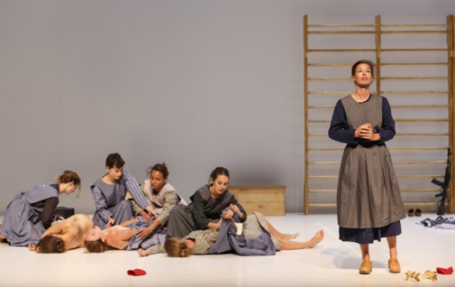 w_the-four-seasons-restaurant-romeo-castellucci-0372-c-christophe-raynaud-de-lage-festival-davignon1-e1342967770807[1]