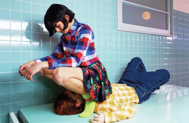 toilet-paper-maurizio-cattelan-pierpaolo-ferrari-13[1]