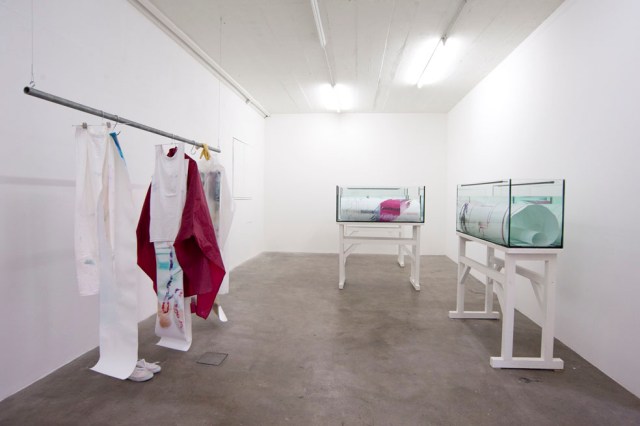 SB_Aude%20Pariset%20&%20Juliette%20Bonneviot_Last%20Spring%20Summer_Les%20Urbaines_install[1]