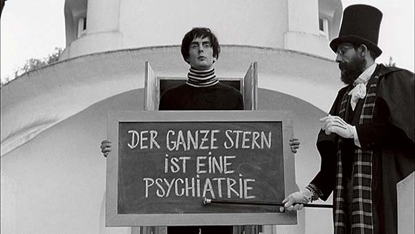 Javier-Tellez_Caligari-und-der-Schlafwandler-videostill-courtesy-of-the-Artist-and-Galerie-Peter-Kilchmann-Zurich_2_PRESS[1]