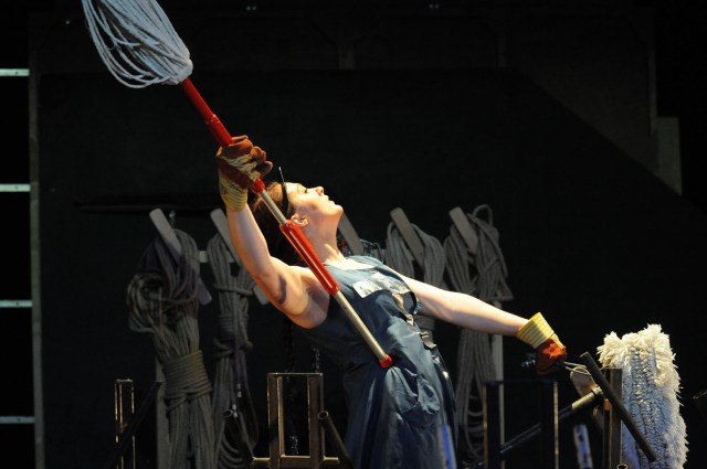 La-jeanne-de-Delteil-par-Christian-Schiaretti