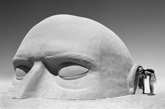 Peikwen-Cheng_-Whispering-Sweet-Nothings-_Lost-And-Found_-_-Galerie-Magda-Danysz---Shanghai