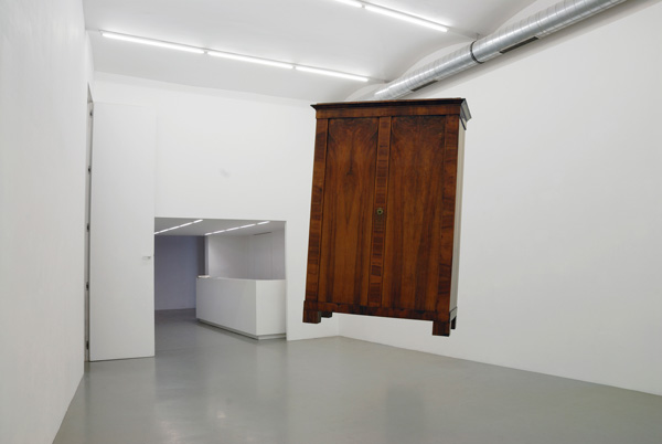 q3zb_MandlaReuterAgreement2011photoKarlKhn