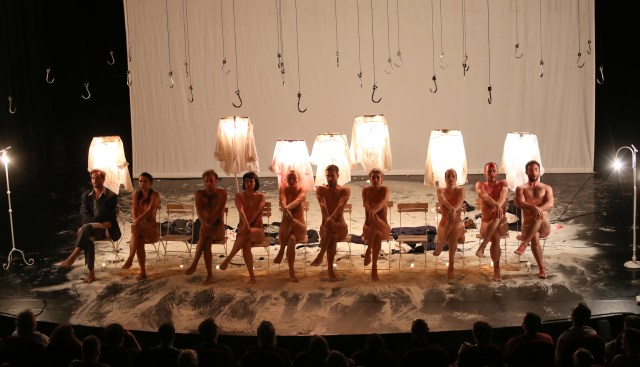 C'est du théâtre comme c'était à espérer et à prévoir