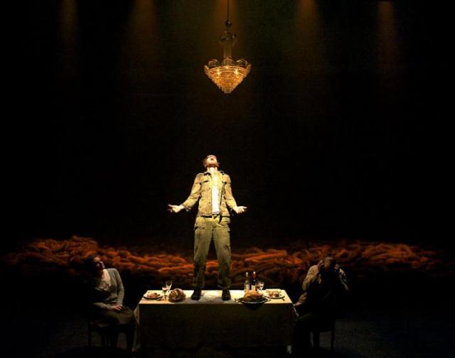 DehorsDevantLaPorte12WEBaC_l