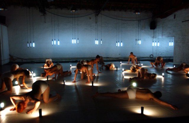 a_contre_poil_du_sens