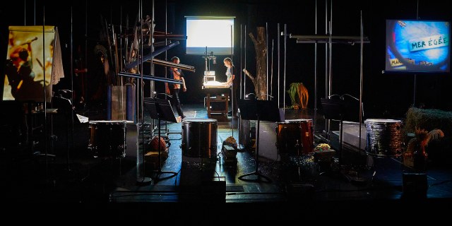 Y ALLER VOIR DE PLUS PRES