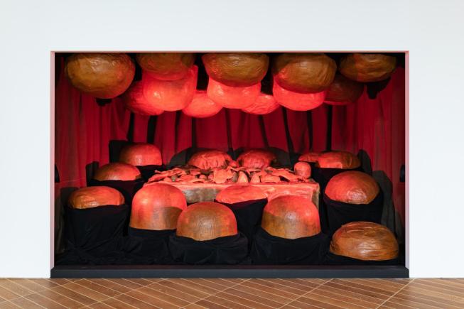 bourgeois-x-holzer-nb-2-05-43_4c6718ed