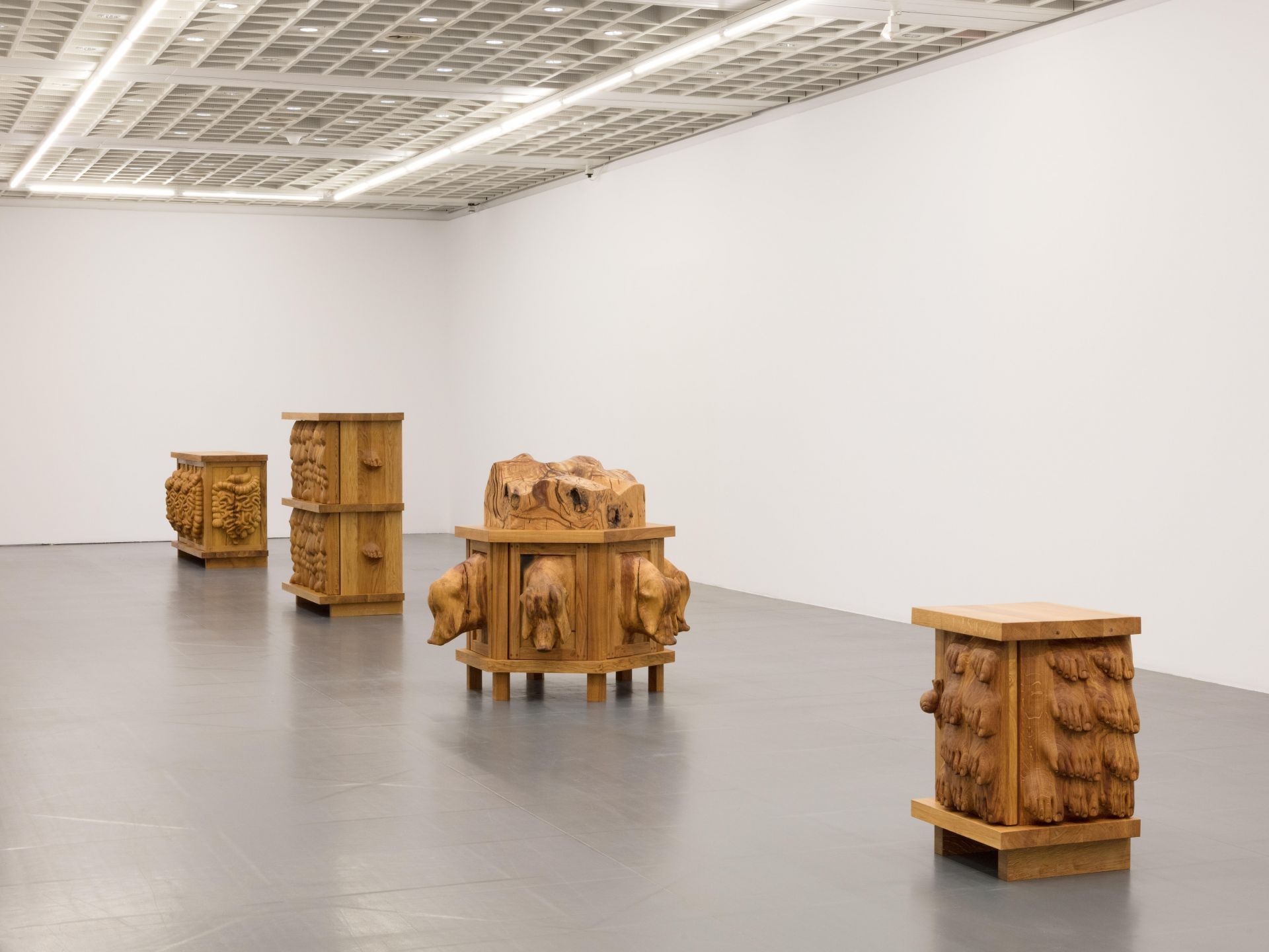 jan-kaps_daniel-dewar-gregory-gicquel-the-nude-and-the-wood-01-1920x1440-q100